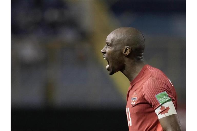 Der Kanadier Atiba Hutchinson feiert den Führungstreffer seiner Mannschaft gegen El Salvador. Foto: Moises Castillo/AP/dpa