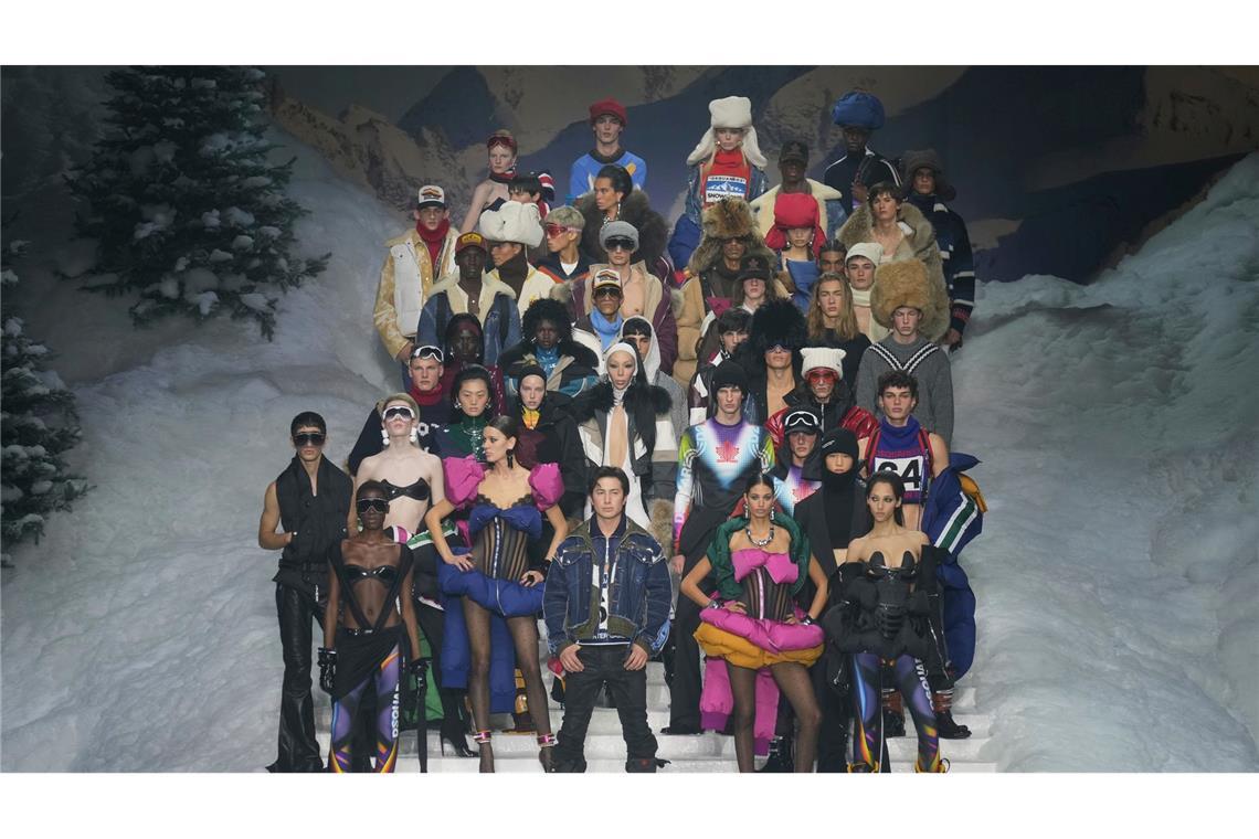 Der kanadische Schauspieler Hudson Williams (Mitte) gab bei der Modewoche in Mailand sein Debüt auf dem Laufsteg.