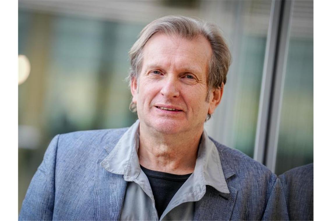 Parteispitze macht sich Mut: „Die Linke wird gebraucht“ Der Kandidat für das Amt des Bundespräsidenten der Partei Die Linke, Gerhard Trabert. Foto: Kay Nietfeld/dpa