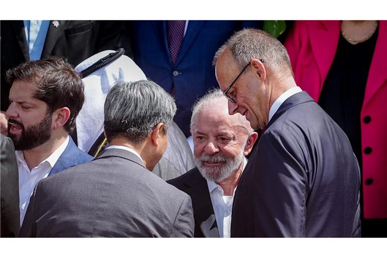 Der Kanzler trifft bei seinem Besuch auch Gastgeber Lula.