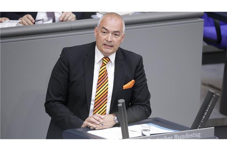 Der Karlsruher CDU-Politiker Axel E. Fischer muss sich in der Aserbaidschan-Affäre vor dem Oberlandesgericht München verantworten – doch zum Prozess ist er diese Woche nicht erschienen.