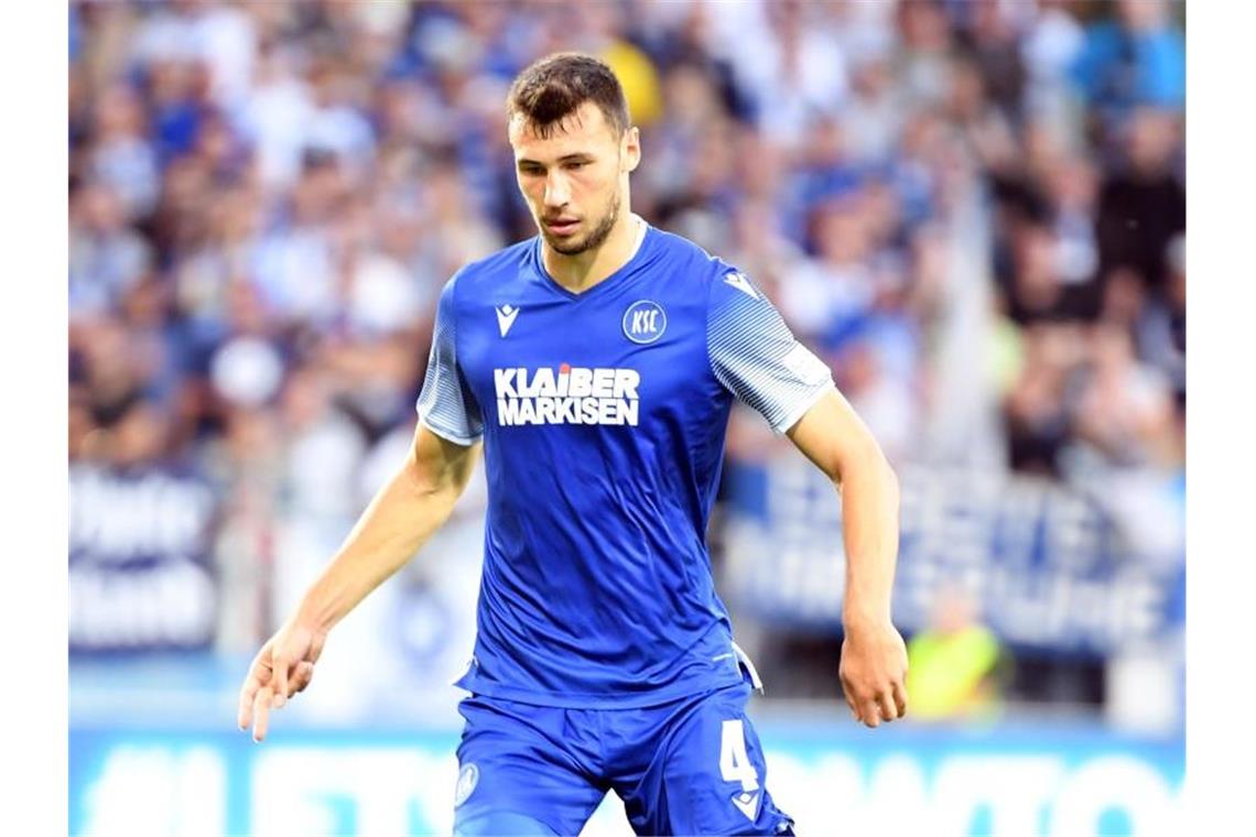 Karlsruher SC bangt um den Einsatz von Lukas Fröde Der Karlsruher Lukas Fröde während eines Spiels. . Foto: Uli Deck/dpa