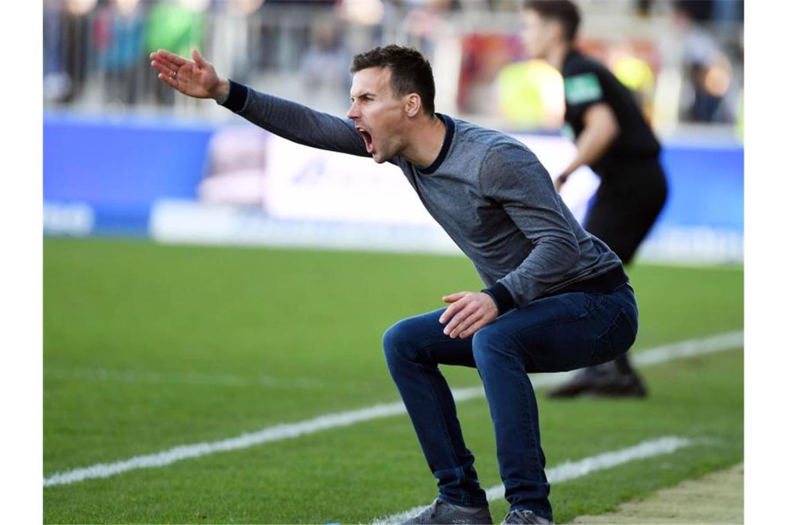 KSC hofft bei Sandhausen auf Punkte gegen den Abstieg Der Karlsruher Trainer Christian Eichner. Foto: Uli Deck/dpa/Archivbild