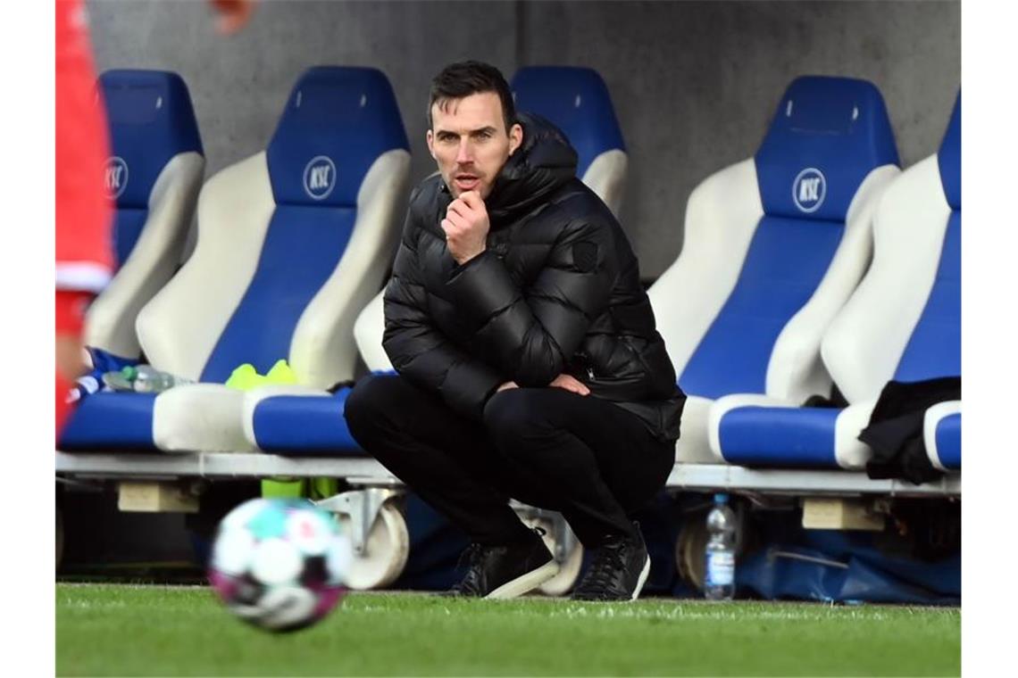 Der Karlsruher Trainer Christian Eichner. Foto: Uli Deck/dpa