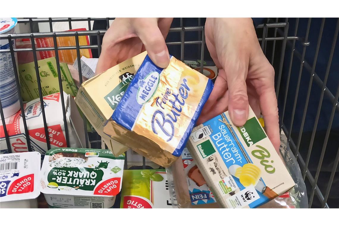 Aldi, Lidl, Rewe & Co. senken Butterpreis erneut Der Kauf von Butter wird erneut billiger (Symbolbild).