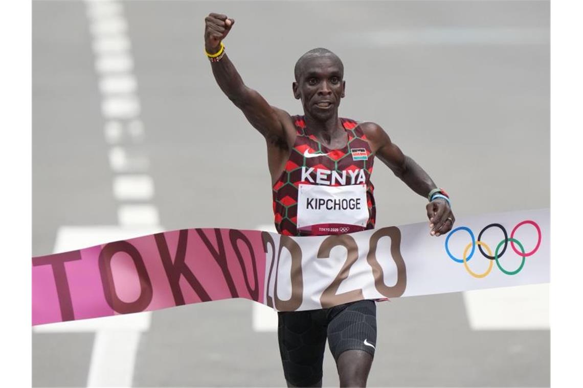 Der Kenianer Eliud Kipchoge gewann souverän den olympischen Marathon. Foto: Ju Huanzong/XinHua/dpa