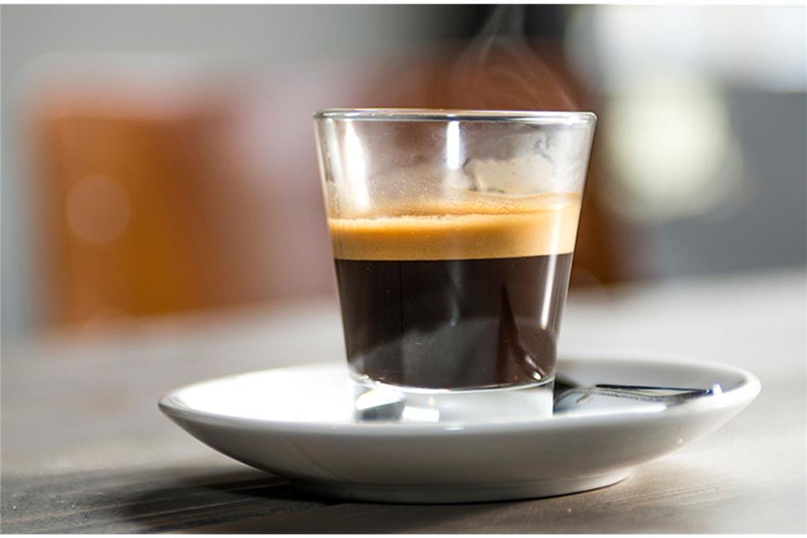Der kleine Italiener: Sie stehen auf Espresso? Dann sind Sie auf der sicheren Seite. Denn Espresso-Liebhaber gelten als freundlich und anpassungsfähig. Sie lieben den intensiv-kräftigen und unverwechselbar-originären Geschmack von Kaffee. Eine seltene und umso beneidenswertere  Eigenschaft.