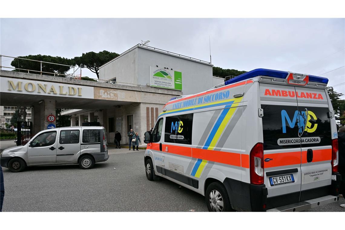 Der kleine Junge wird in der Monaldi-Klinik von Neapel behandelt.