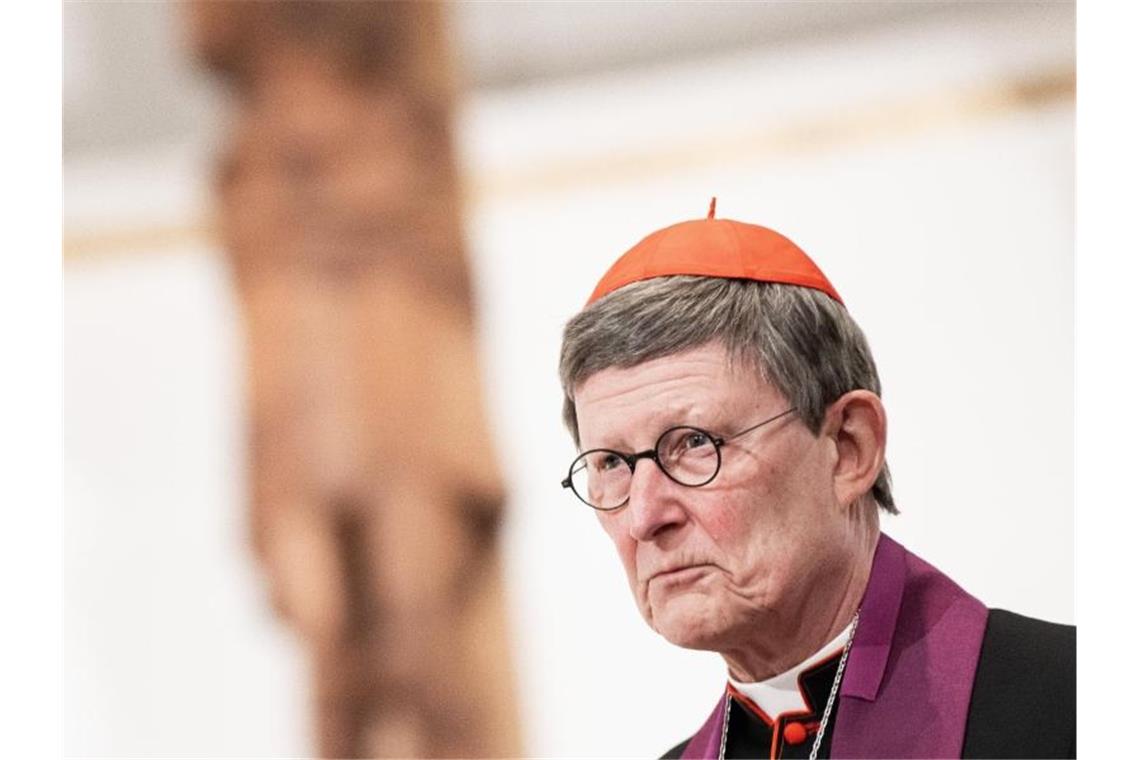 Der Kölner Kardinal Rainer Maria Woelki hat ein Gutachten zum Umgang von Bistumsverantwortlichen mit Vorwürfen des sexuellen Missbrauchs von Kindern gegen Priester in Auftrag gegeben, hält es aber unter Verschluss. Foto: Marcel Kusch/dpa