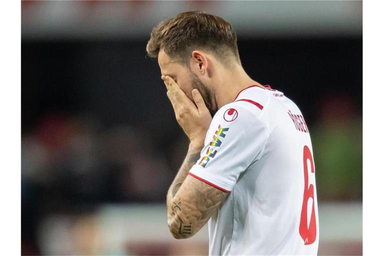 Der Kölner Marco Höger kann das bittere 0:4 nicht fassen. Foto: Marcel Kusch