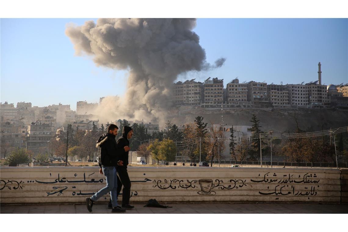 Aktivisten: Rebellen umzingeln Orte vor Damaskus Der Konflikt in Syrien begann 2011 mit Protesten gegen die Regierung Assads.