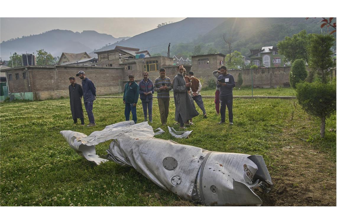 Pakistans Premier kündigt Reaktion an – Sorge vor Eskalation Der Konflikt zwischen Indien und Pakistan droht zu eskalieren.