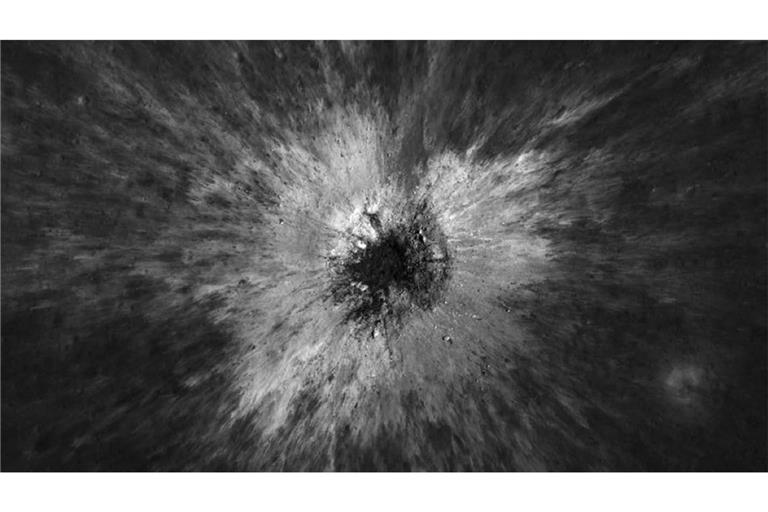 Der Krater mit dem Namen McGetchin habe einen Durchmesser von 222 Metern, teilt die Nasa mit. Ein solches Ereignis komme laut Wissenschaftlern nur „einmal im Jahrhundert oder sogar noch seltener“ vor, erklärt die Nasa.