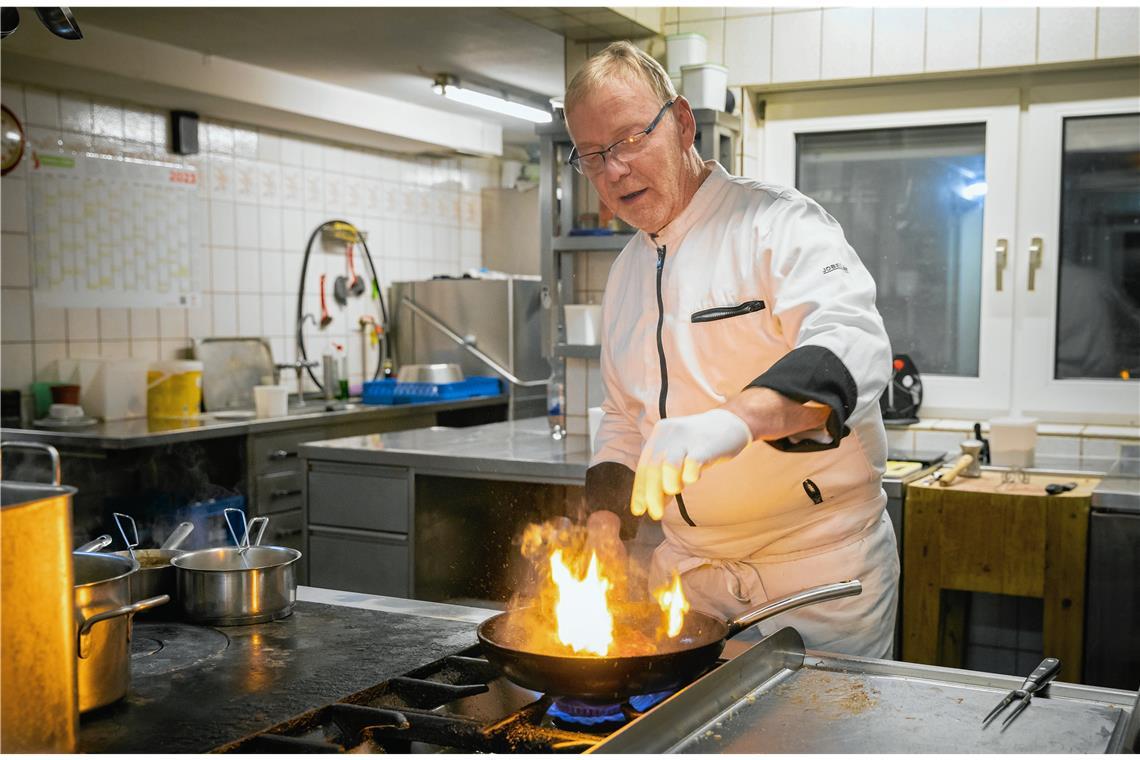 Seit 175 Jahren gelebte Gastfreundschaft Der Küchenmeister Matthias Häußer fühlt sich in der Küche des Restaurants immer noch am wohlsten. Archivfoto: Alexander Becher