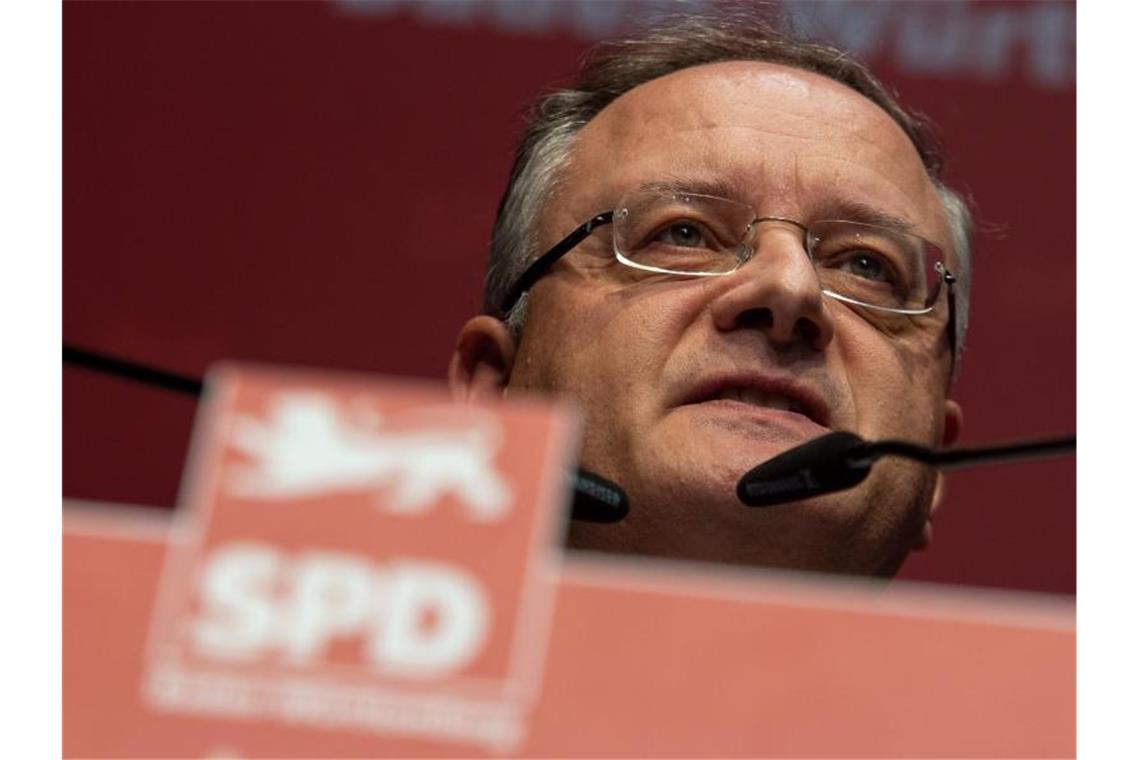 Der Landesvorsitzende Andreas Stoch spricht im Congress Centrum beim Parteitag der SPD Baden-Württemberg zu den Delegierten. Foto: Stefan Puchner/dpa