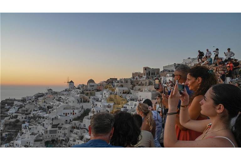 Der Landgang mit Selfie kostet auf Santorini 20 Euro.