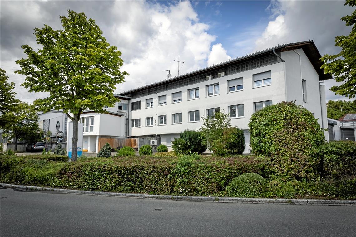 Kreis mietet weiteres Haus in Backnang für Flüchtlinge an Der Landkreis hat die neue Gemeinschaftsunterkunft im Industriegebiet Süd vorerst bis Ende 2027 angemietet. Foto: Alexander Becher