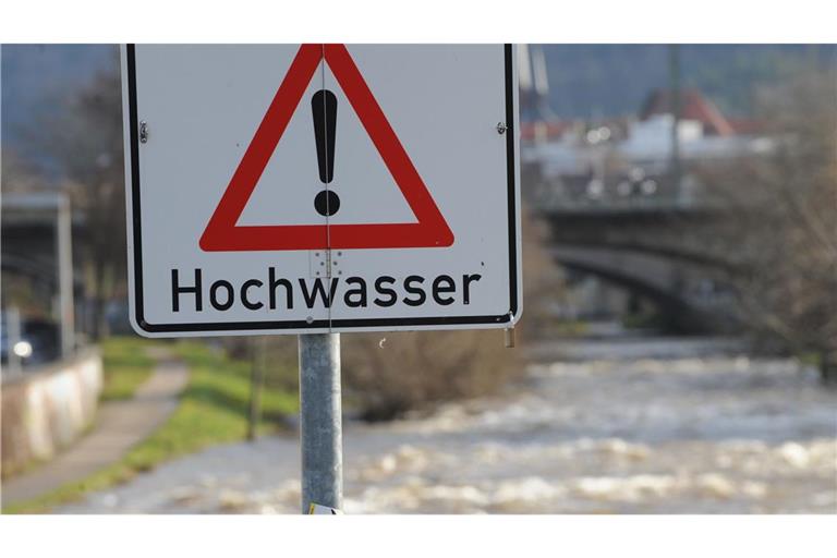Der Landkreis Ravensburg teilte am Freitagabend mit, es sei nicht auszuschließen, dass einzelne Städte oder Gemeinden möglicherweise Evakuierungsentscheidungen treffen könnten. (Archivbild)