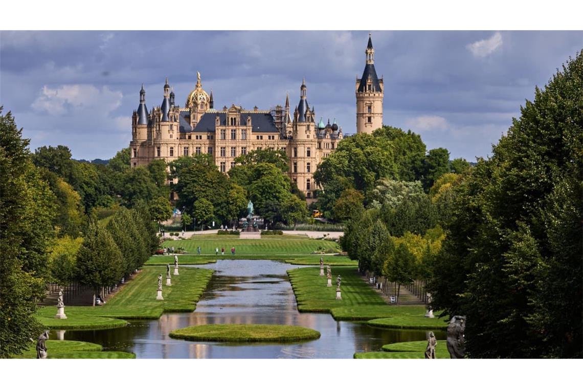 Der Landtag von Mecklenburg-Vorpommern tagt im Schweriner Schloss und wird am Sonntag neu gewählt.