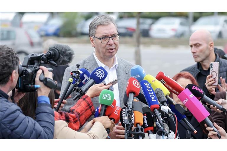 Der langjährige Präsident Aleksandar Vucic hat nach der Parlamentswahl seine Niederlage eingeräumt.