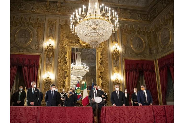 Der Lega-Vorsitzende Matteo Salvini ist zu Gesprächen mit Präsident Mattarella im Präsidentenpalast. Mattarella ist auf der Suche nach einer Lösung für die politische Krise. Foto: Alessandra Tarantino/AP/dpa