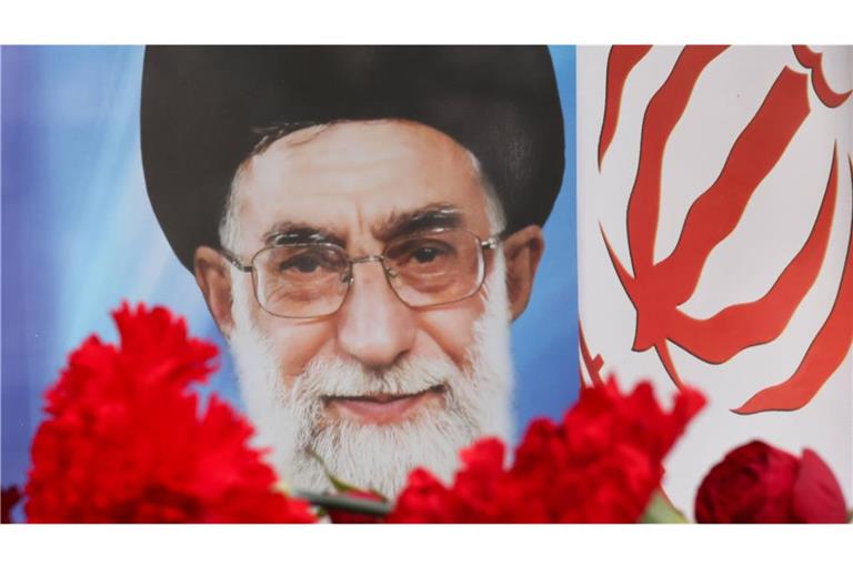 Der Leichnam des getöteten iranischen Religionsführers Ajatollah Ali Chamenei soll  in einem schiitischen Heiligtum in seiner Heimatstadt Maschhad beigesetzt werden. (Archivfoto).