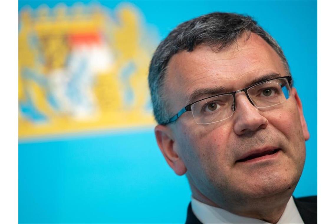 Bayern senkt Grenzwert für Hotspots auf 35 Neuinfektionen Der Leiter der bayerischen Staatskanzlei, Florian Herrmann (CSU). Foto: Peter Kneffel/dpa