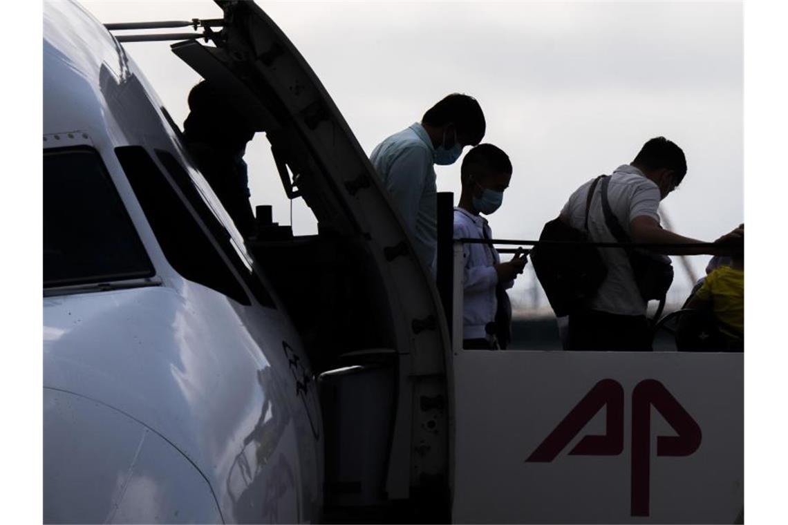 Hannover: Letzter Flug aus griechischen Flüchtlingslagern Der letzte Flug aus griechischen Lagern mit Kindern und Jugendlichen aus griechischen Flüchtlingslagern soll diese Woche in Hannover eintreffen. Foto: Julian Stratenschulte/dpa