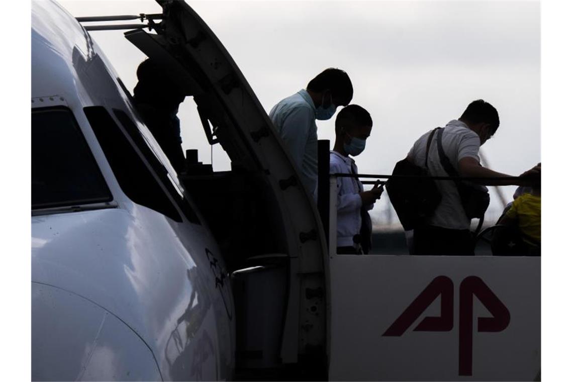 Der letzte Flug aus griechischen Lagern mit Kindern und Jugendlichen aus griechischen Flüchtlingslagern soll diese Woche in Hannover eintreffen. Foto: Julian Stratenschulte/dpa