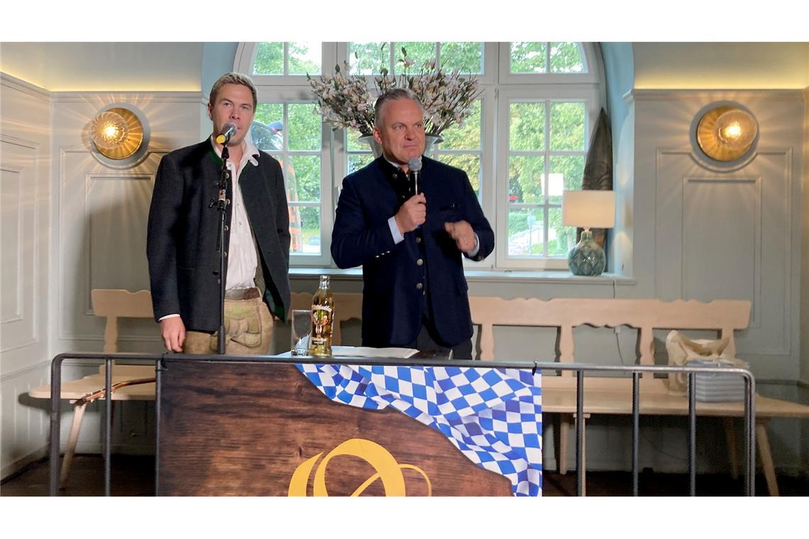 Wiesn-Fieber mit Wackelkontakt - "Vorfreude steigt" Der Liedermacher Oimara alias Beni Hafner und Wiesn-Chef Christian Scharpf (SPD) freuen sich auf die Wiesn.