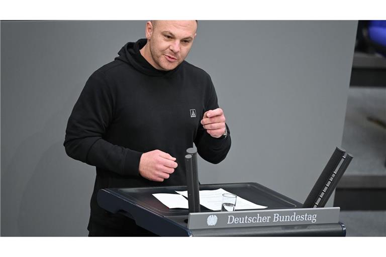 Der Linke-Politiker Cem Ince verlangt eine Erhöhung des Mindestlohns. (Archivfoto)