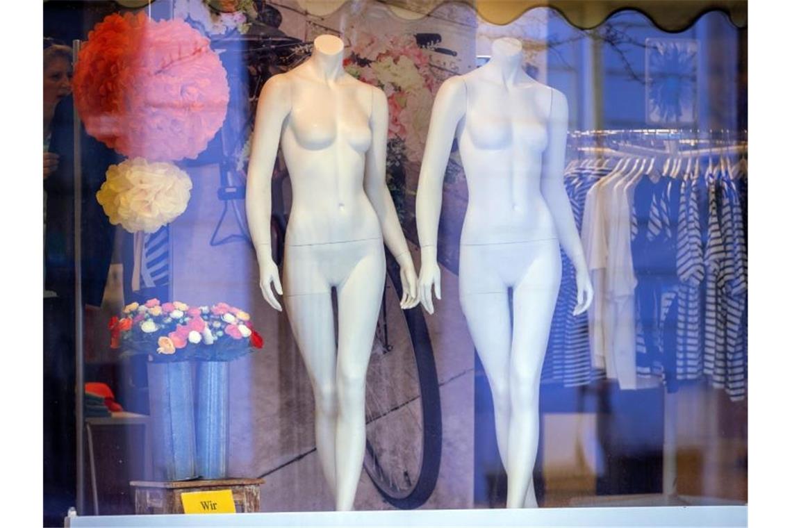 Modehandel erwartet Preissteigerungen bei Billigangeboten Der Lockdown hat den stationären Modehandel stark getroffen. Nun sieht er sich wieder im Aufwind. Foto: Jens Büttner/dpa-Zentralbild/dpa