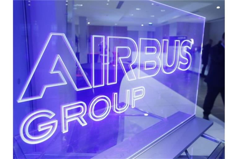Der Luftfahrt- und Rüstungskonzern Airbus hat in der Krise die Produktion zurückgefahren. Foto: Guillaume Horcajuelo/EPA/dpa