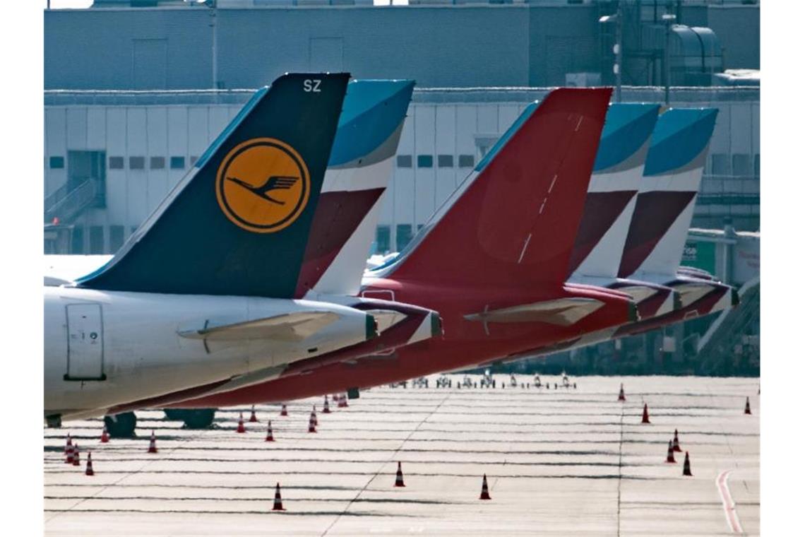 Der Lufthansa-Konzern verkleinert seine Flotte und nimmt den Flugbetrieb bei Germanwings nicht wieder auf. Foto: Federico Gambarini/dpa