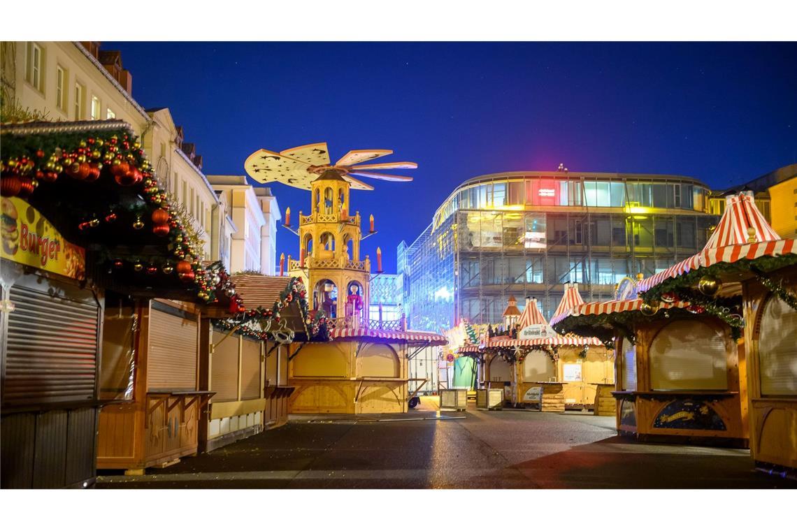 Der Magdeburger Weihnachtsmarkt wartete bis zuletzt auf die offizielle Genehmigung - nun kann es übermorgen losgehen. (Archivbild)