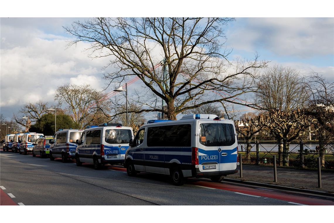 Der Main liegt nicht weit von der Schule entfernt.