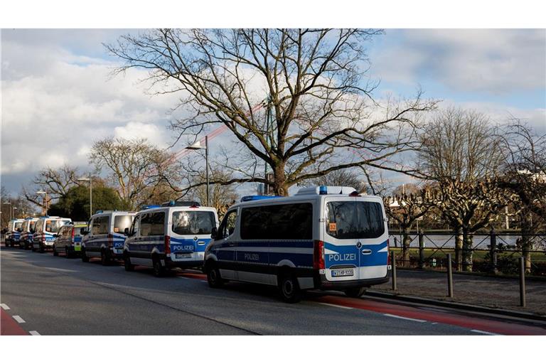 Der Main liegt nicht weit von der Schule entfernt.