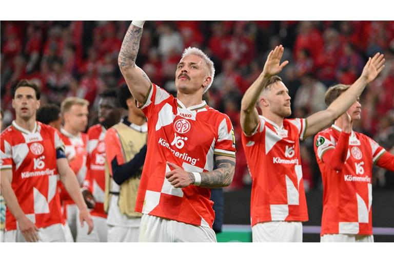 Der Mainzer Phillip Tietz jubelt über den Sieg im Viertelfinal-Hinspiel.