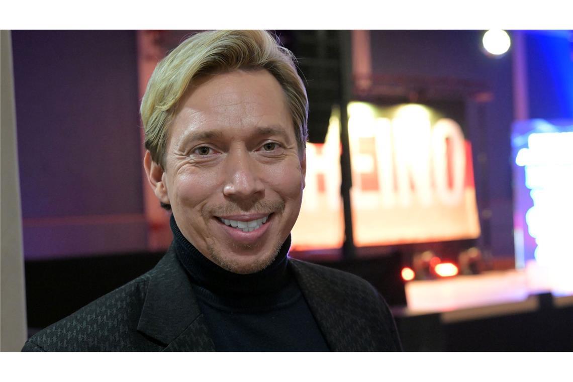 Der Manager von Heino, Helmut Werner, schaltet sich öffentlich in den Streit um das Deutschlandlied in einer Version von Heino ein.