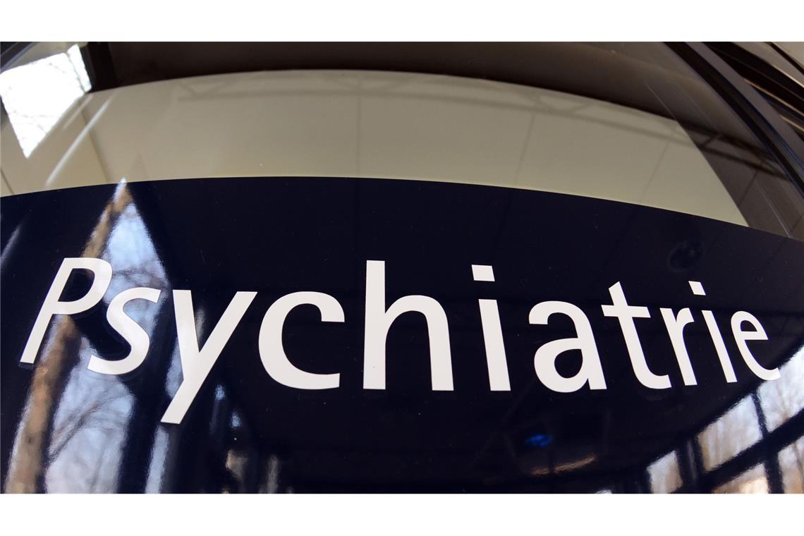 Mitpatient bei Sex in Klinik erdrosselt: Psychiatrie für 22-Jährigen Der Mann soll in der Psychiatrie bleiben. (Symbolbild)