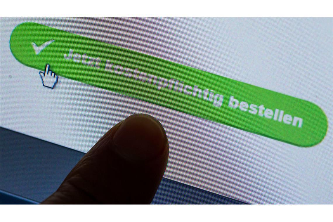 Der Mann soll mit seinen Fake-Onlineshops rund 1000 Menschen um erhebliche Summen gebracht haben.