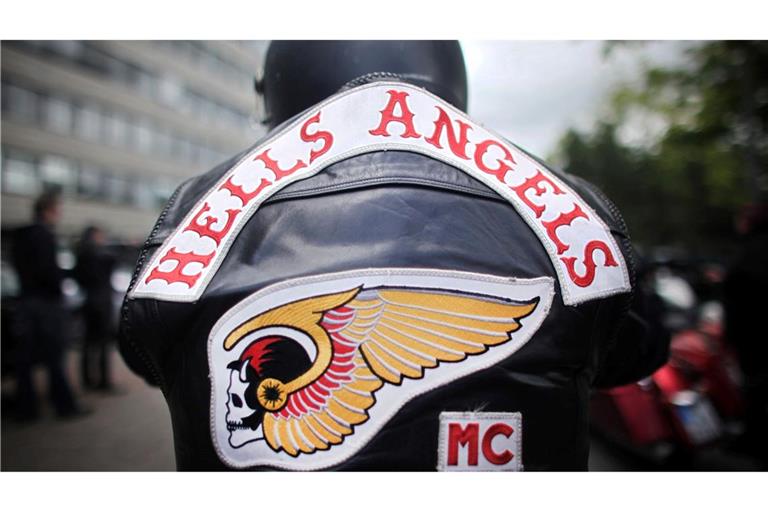 Der Mann soll vor elf Jahren in einer Kölner Kneipe als Chef der Kölner Hells Angels einen 29-Jährigen erschossen haben. (Symbol)