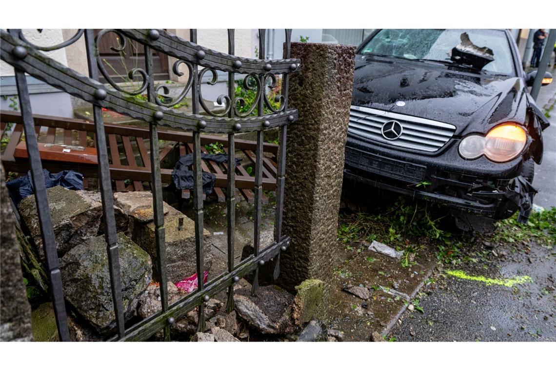 Der Mann steuerte den Wagen wohl bewusst in die Menschengruppe.