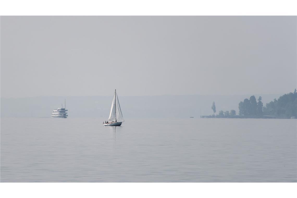 Rettungskräfte suchen einen Vermissten Der Mann wird am Bodensee vermisst.