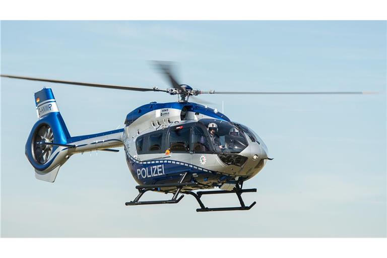 Der Mann wurde schließlich nach einem Notruf von einem Polizeihubschrauber gerettet. (Symbolfoto)