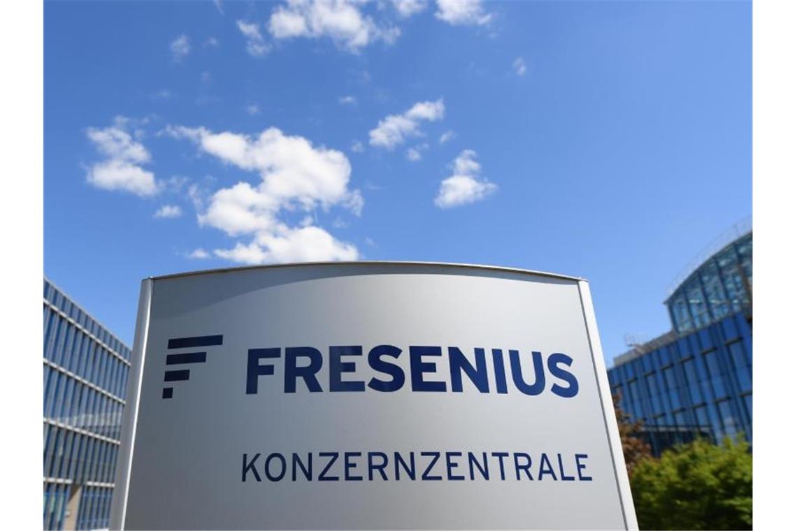 Fresenius mit soliden Geschäften - Helios bleibt Baustelle Der Medizinkonzern Fresenius bleibt bei seinen angehobenen Jahreszielen. Foto: Arne Dedert/dpa
