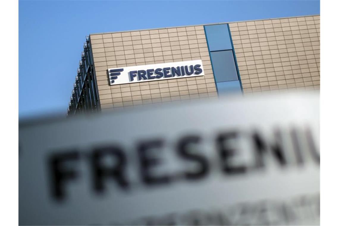 Der Medizinkonzern Fresenius trotzt der Corona-Krise. Foto: Frank Rumpenhorst/dpa