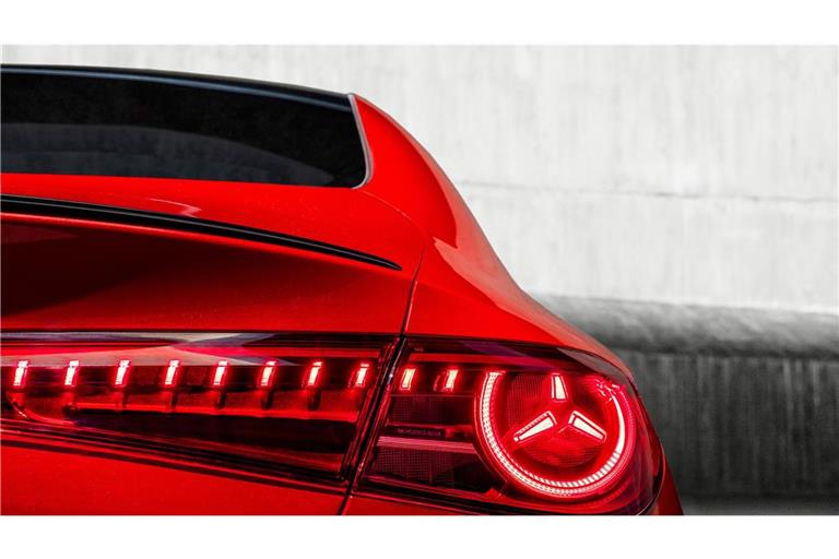 Der Mercedes CLA soll die Absatzzahlen von E-Autos bei Mercedes steigern.