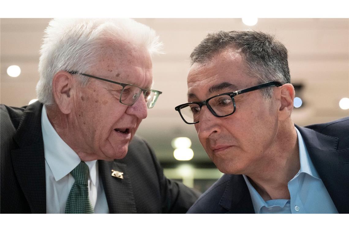 Özdemir zum Spitzenkandidaten der Südwest-Grünen gewählt Der Ministerpräsident und sein Nachfolger? Die Grünen haben Cem Özdemir zu ihrem Spitzenkandidaten für die nächste Landtagswahl gekürt.