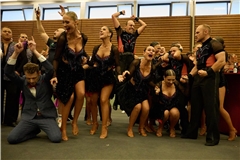 Der Moment des Glücks: Die Weissacher Formation (vorne links kniend Trainer Dirk Gutöhrlein) ist aufgestiegen. Fotos: JG Creative